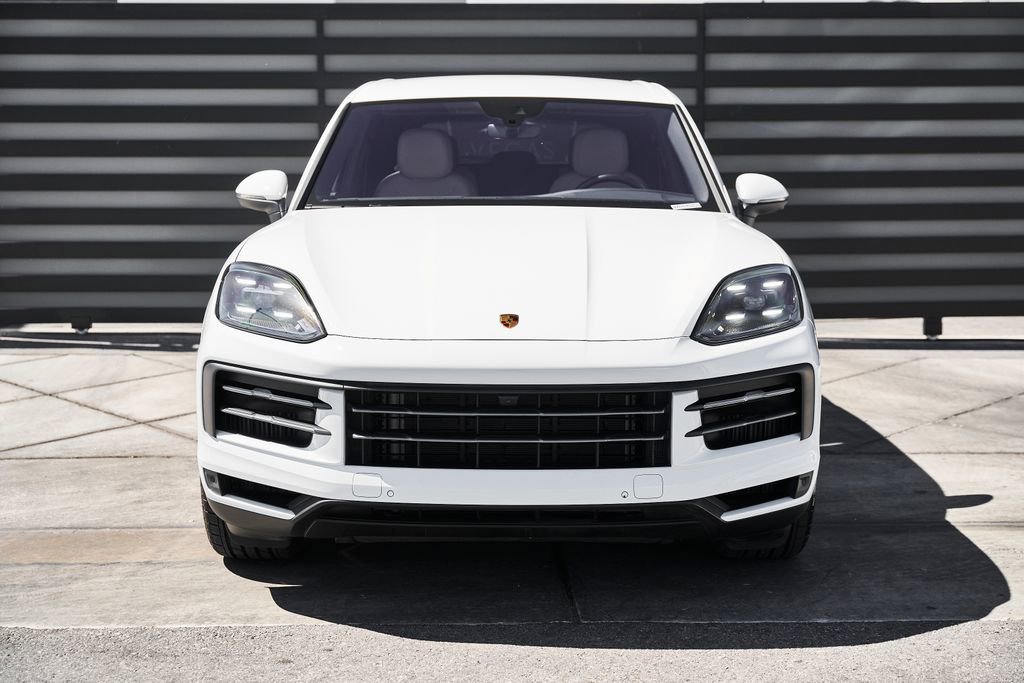 Used 2025 Porsche Cayenne image 12