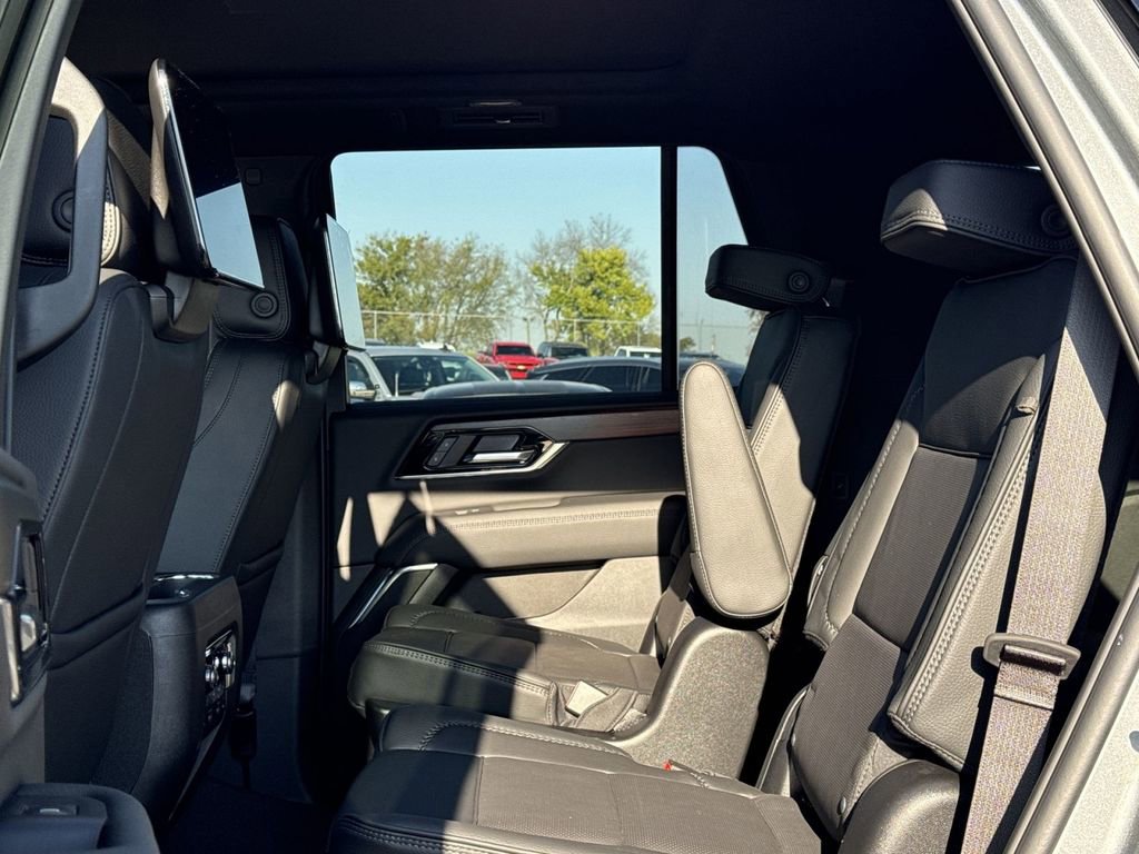 New 2026 GMC Yukon Denali w/ Denali Reserve Package image 12