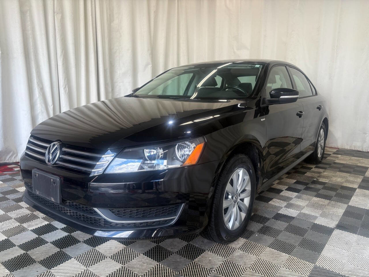 Used 2015 Volkswagen Passat 1.8T Wolfsburg Edition image 2