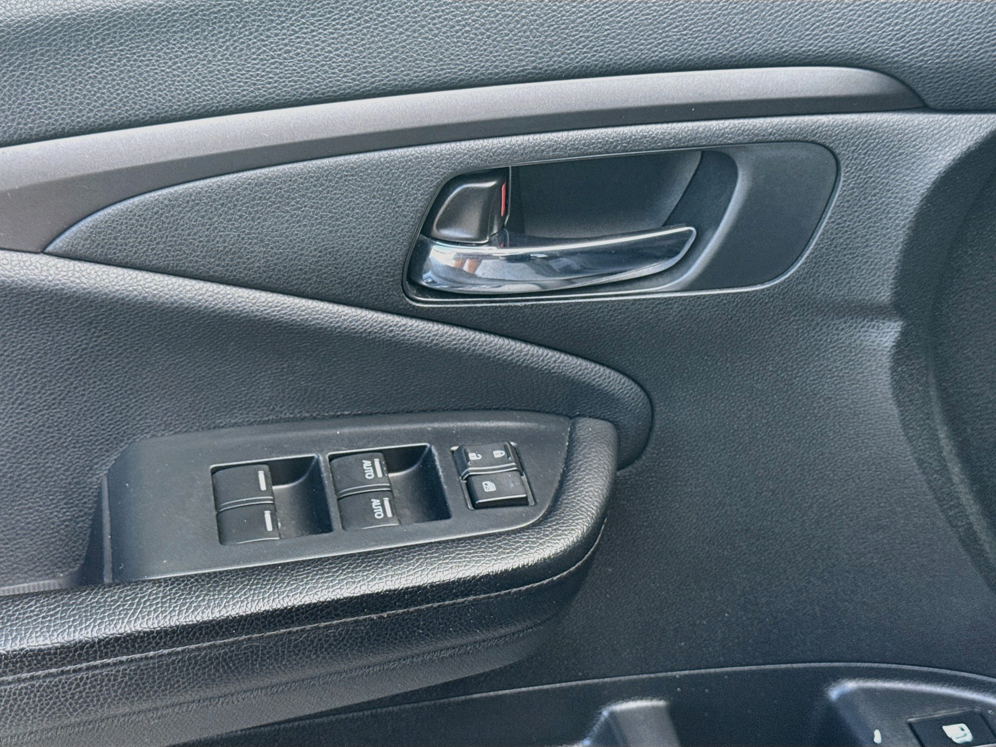 Certified 2022 Honda Pilot Sport image 16