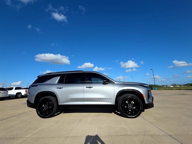 Used 2025 Chevrolet Traverse RS w/ LPO, Floor Liner Package FWD image 5