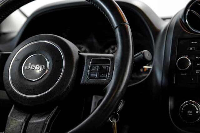 Used 2016 Jeep Patriot High Altitude AWD/4WD image 19