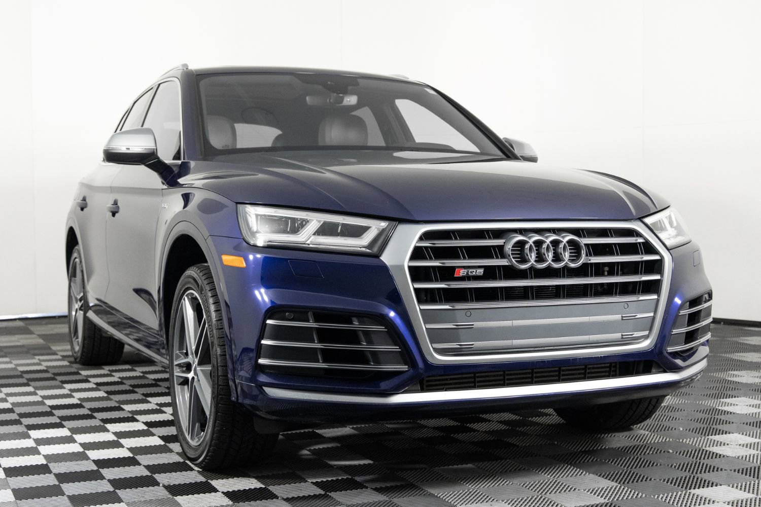 Used 2018 Audi SQ5 Premium Plus w/ Navigation Package AWD/4WD image 9
