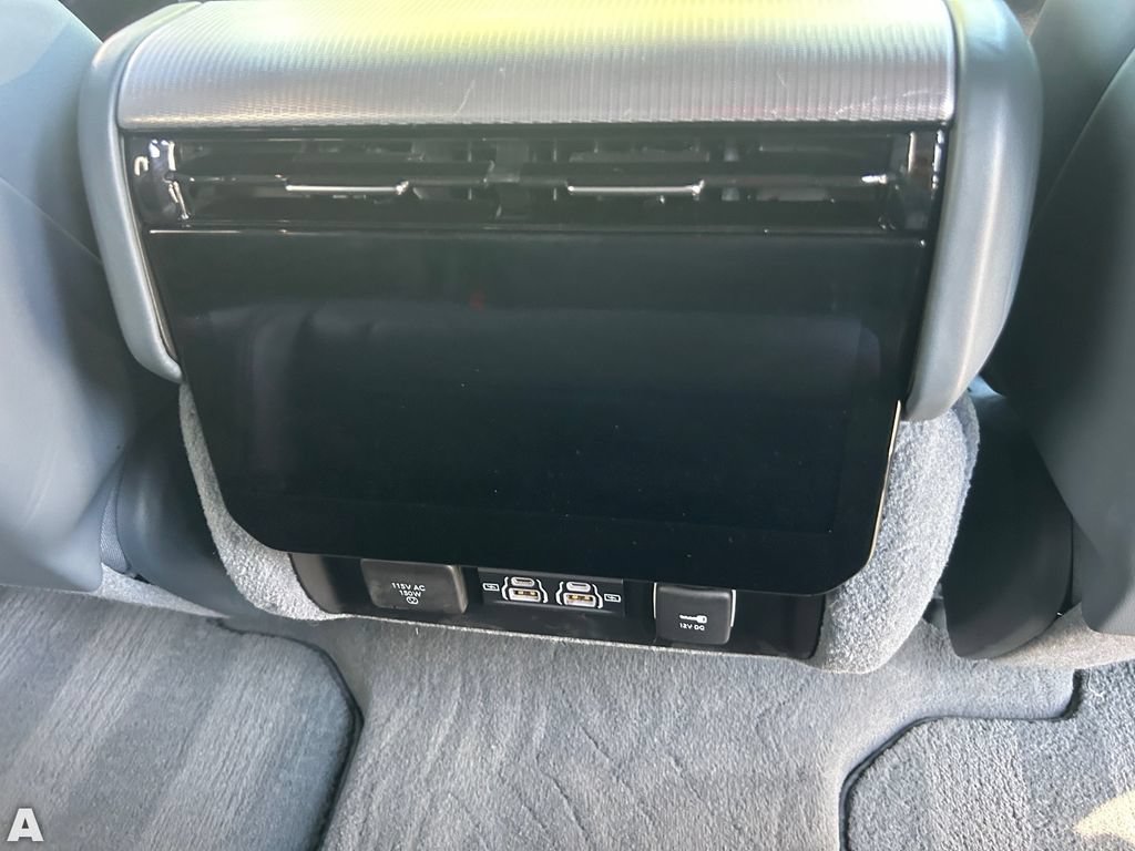 Certified 2022 Jeep Grand Wagoneer Series III w/ Flexible Seating Group AWD/4WD image 16