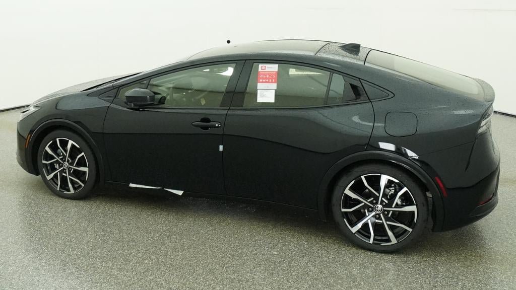 New 2026 Toyota Prius Plug-In Hybrid FWD image 4
