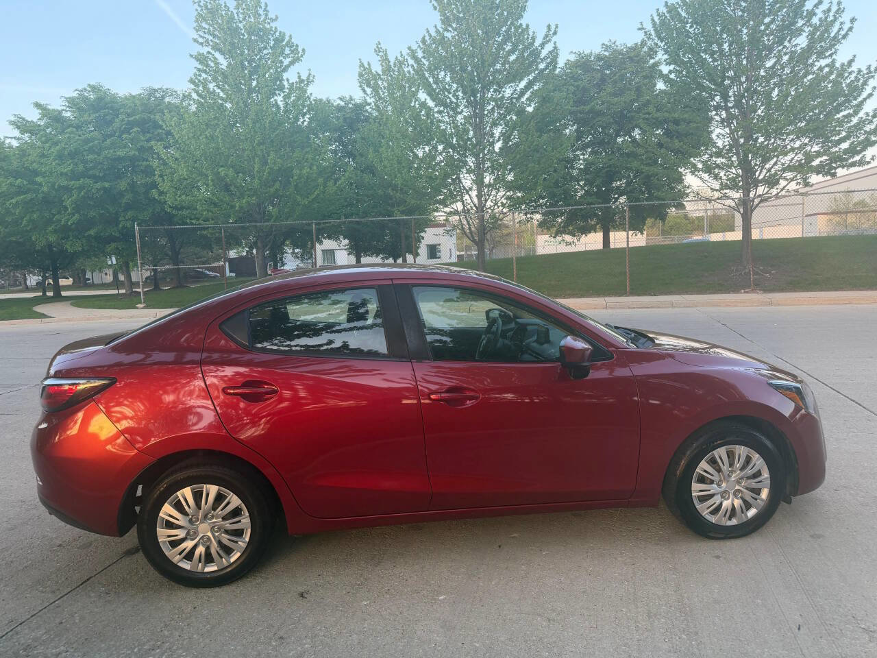 Used 2019 Toyota Yaris L FWD image 16