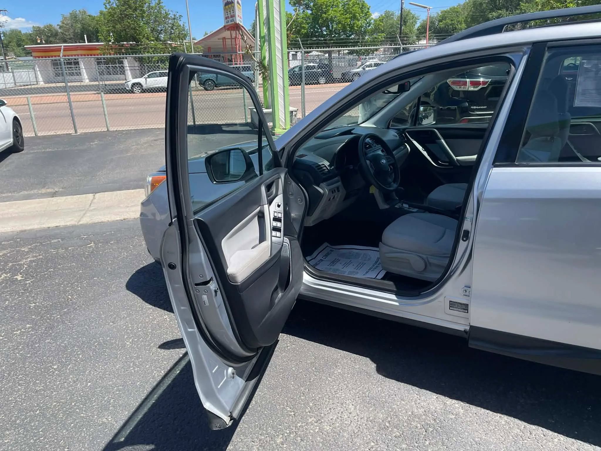 Used 2015 Subaru Forester 2.5i w/ Alloy Wheel Package AWD/4WD image 10