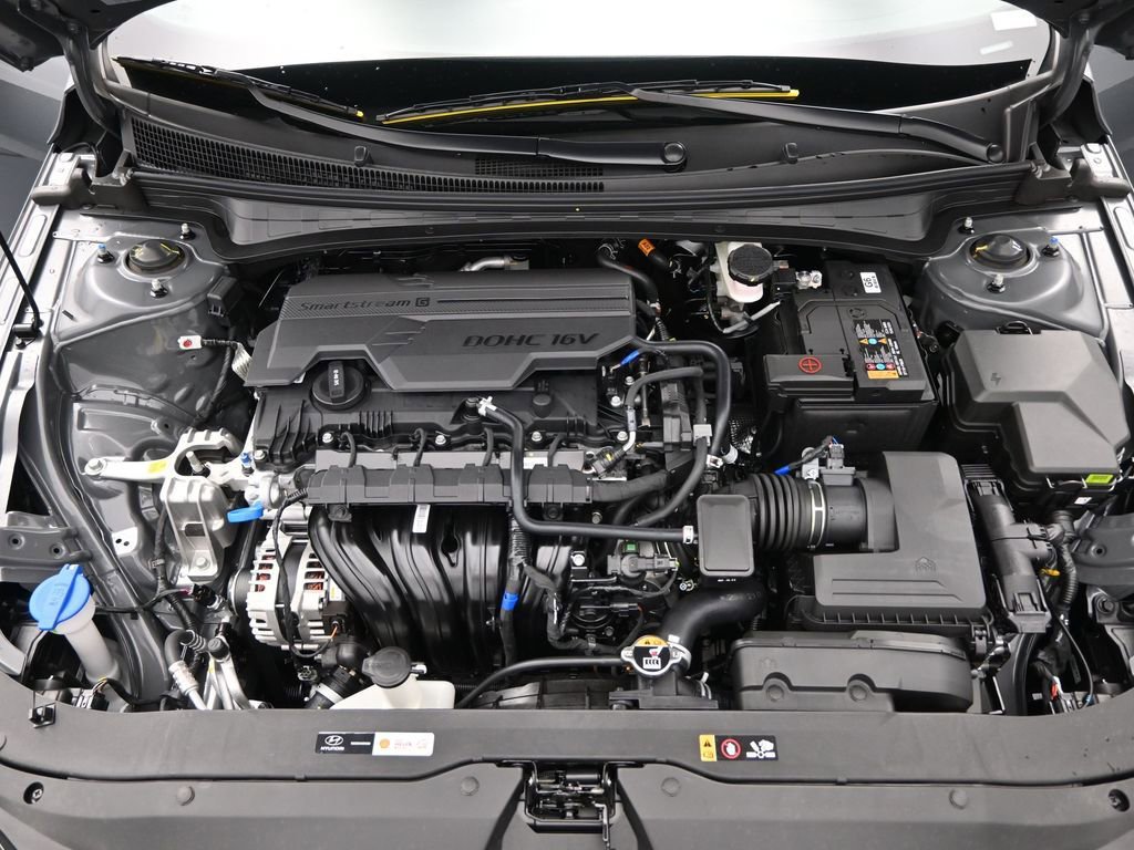 Certified 2025 Hyundai Elantra Limited image 36