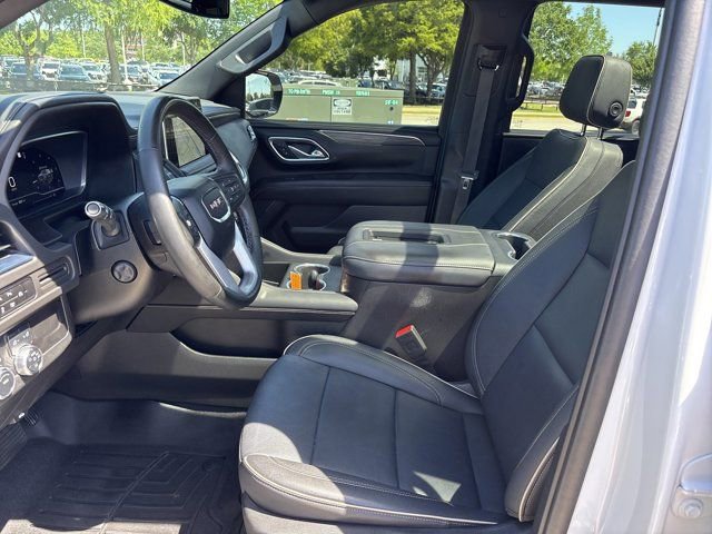 Used 2023 GMC Yukon SLT w/ SLT Premium Package AWD/4WD image 17