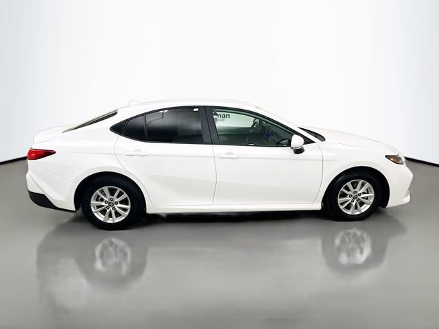 Used 2025 Toyota Camry LE image 8