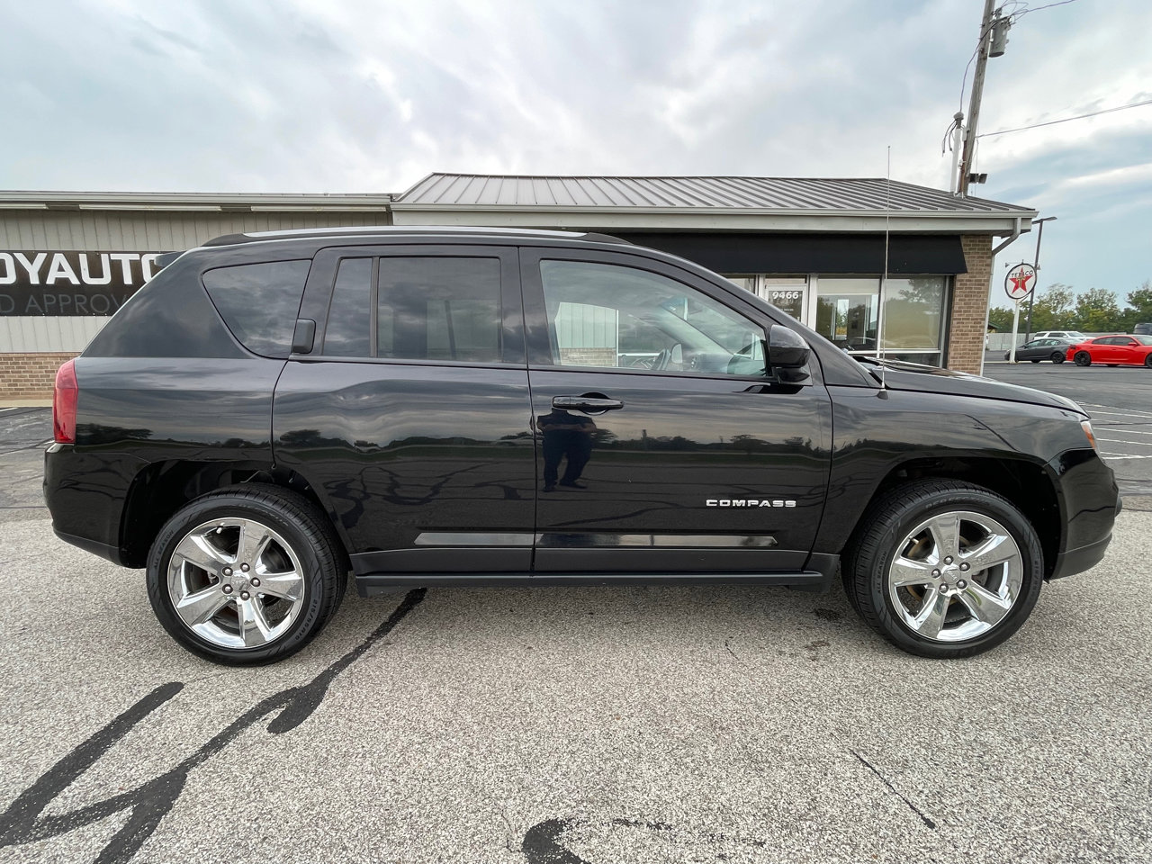 Used 2016 Jeep Compass Latitude image 6