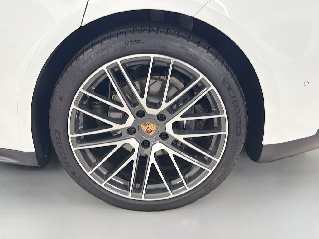 Certified 2025 Porsche Panamera 4 AWD/4WD image 34