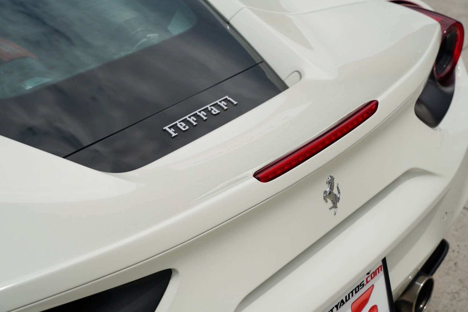 Used 2016 Ferrari 488 GTB RWD image 16