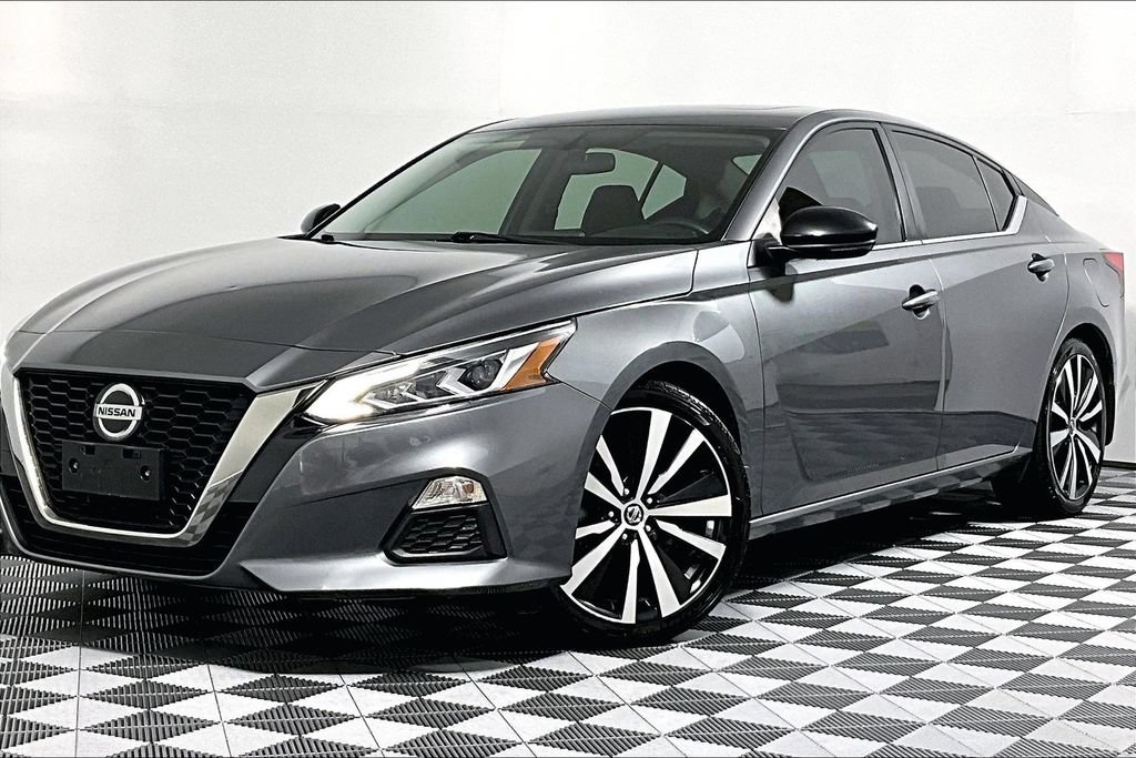 Used 2019 Nissan Altima 2.5 SR w/ SR Premium Package FWD image 2