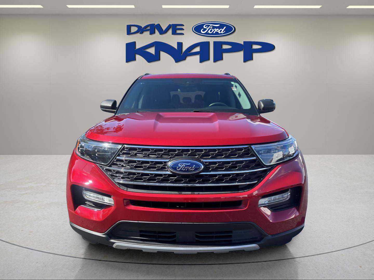Used 2023 Ford Explorer XLT w/ Equipment Group 202A AWD/4WD image 2