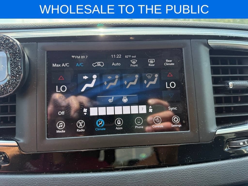 Used 2020 Chrysler Pacifica Touring-L FWD image 14