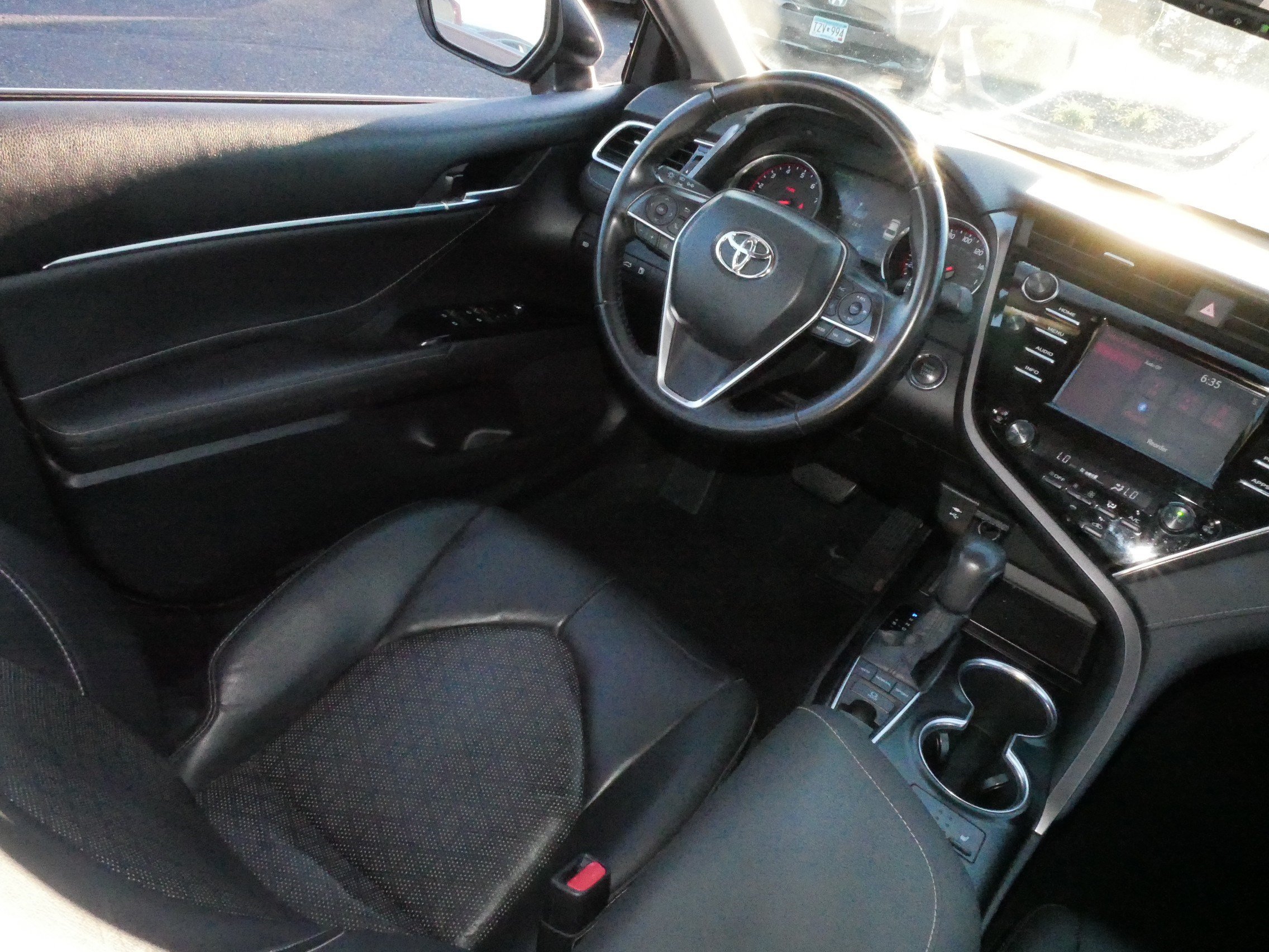 Used 2018 Toyota Camry XSE FWD image 9