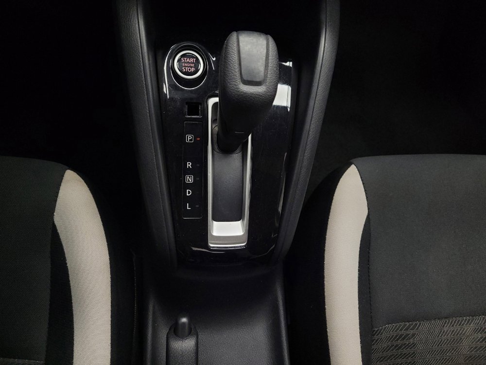 Used 2022 Nissan Versa SV FWD image 26