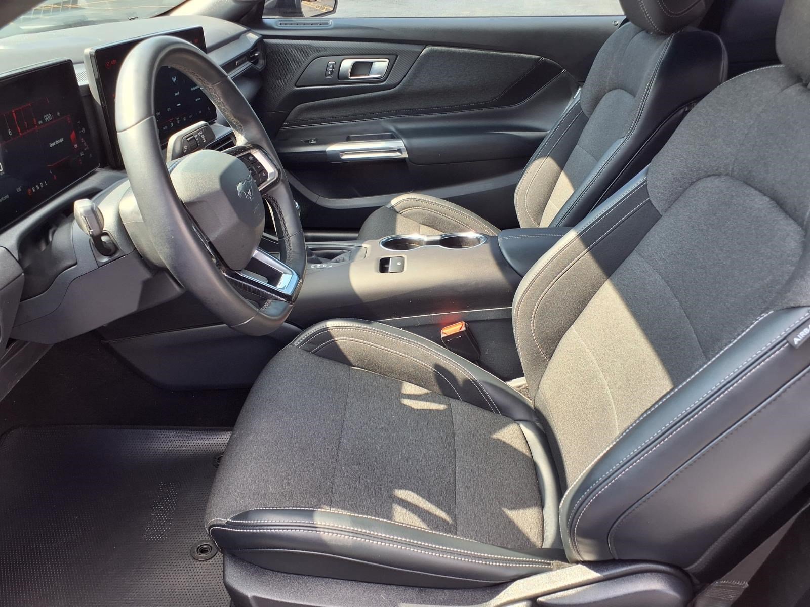 Used 2025 Ford Mustang Coupe RWD image 13