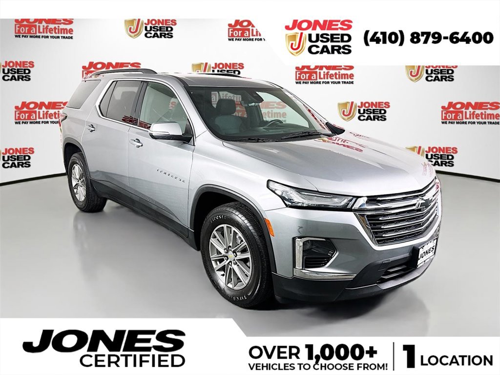 Used 2023 Chevrolet Traverse LT w/ Rear Camera Mirror Package