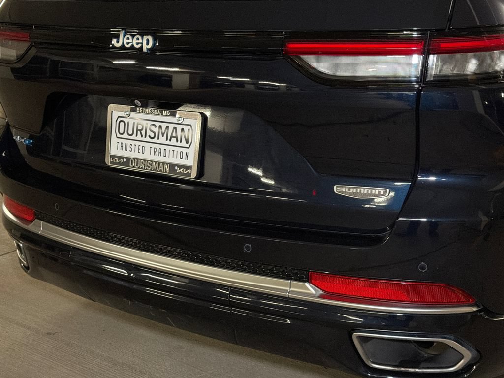 Used 2022 Jeep Grand Cherokee Summit AWD/4WD image 5