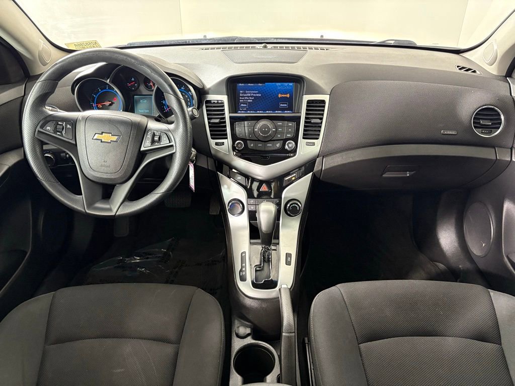 Used 2015 Chevrolet Cruze LT w/ Technology Package image 35
