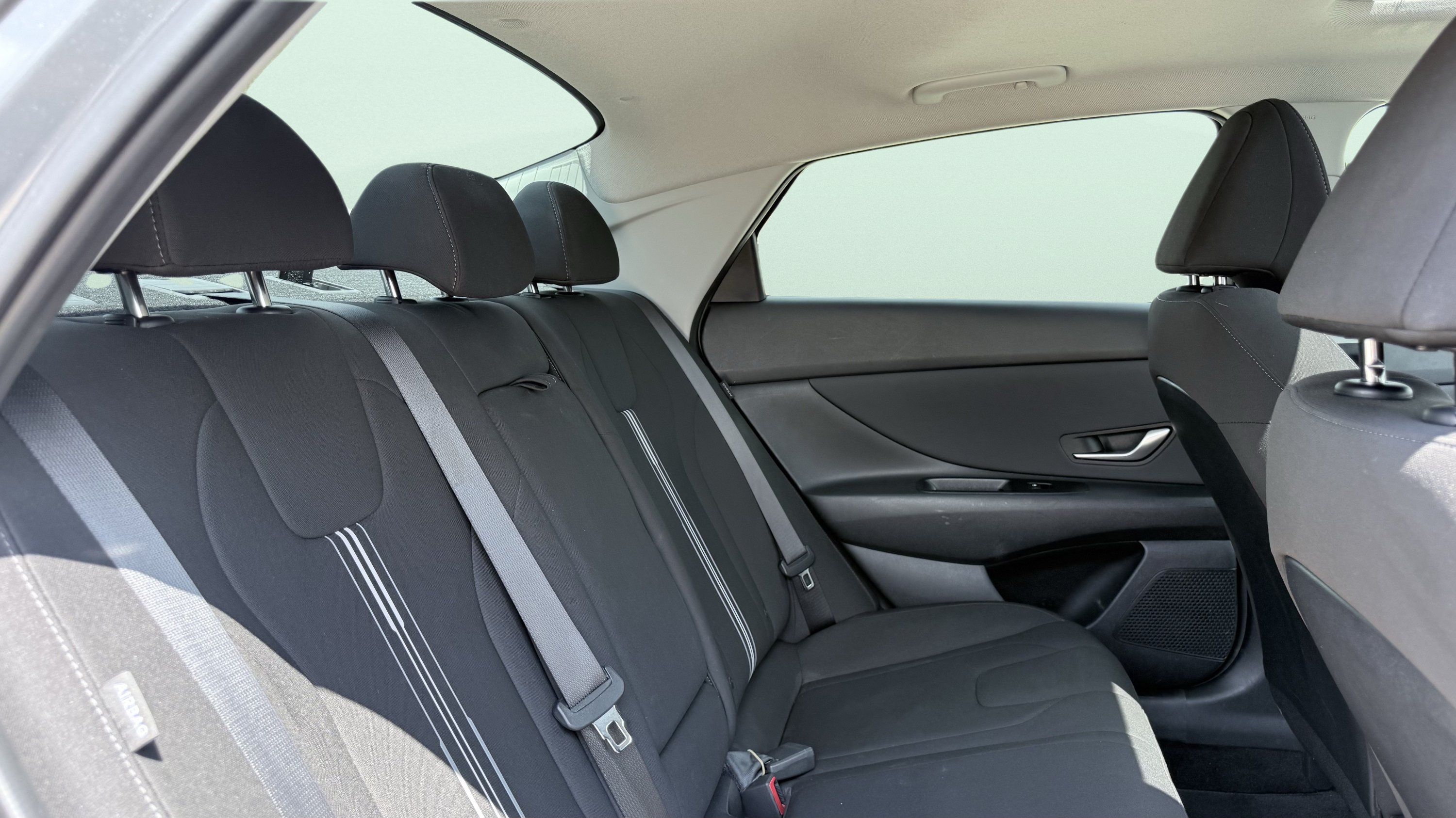 Used 2025 Hyundai Elantra SEL FWD image 32