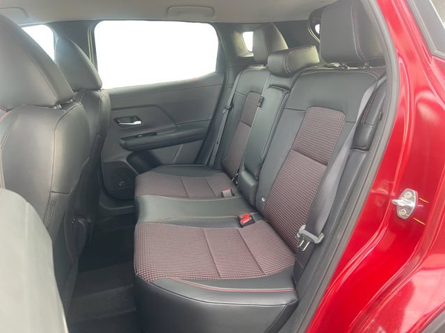 New 2026 Nissan Kicks SR w/ Cold Weather Package AWD/4WD image 13