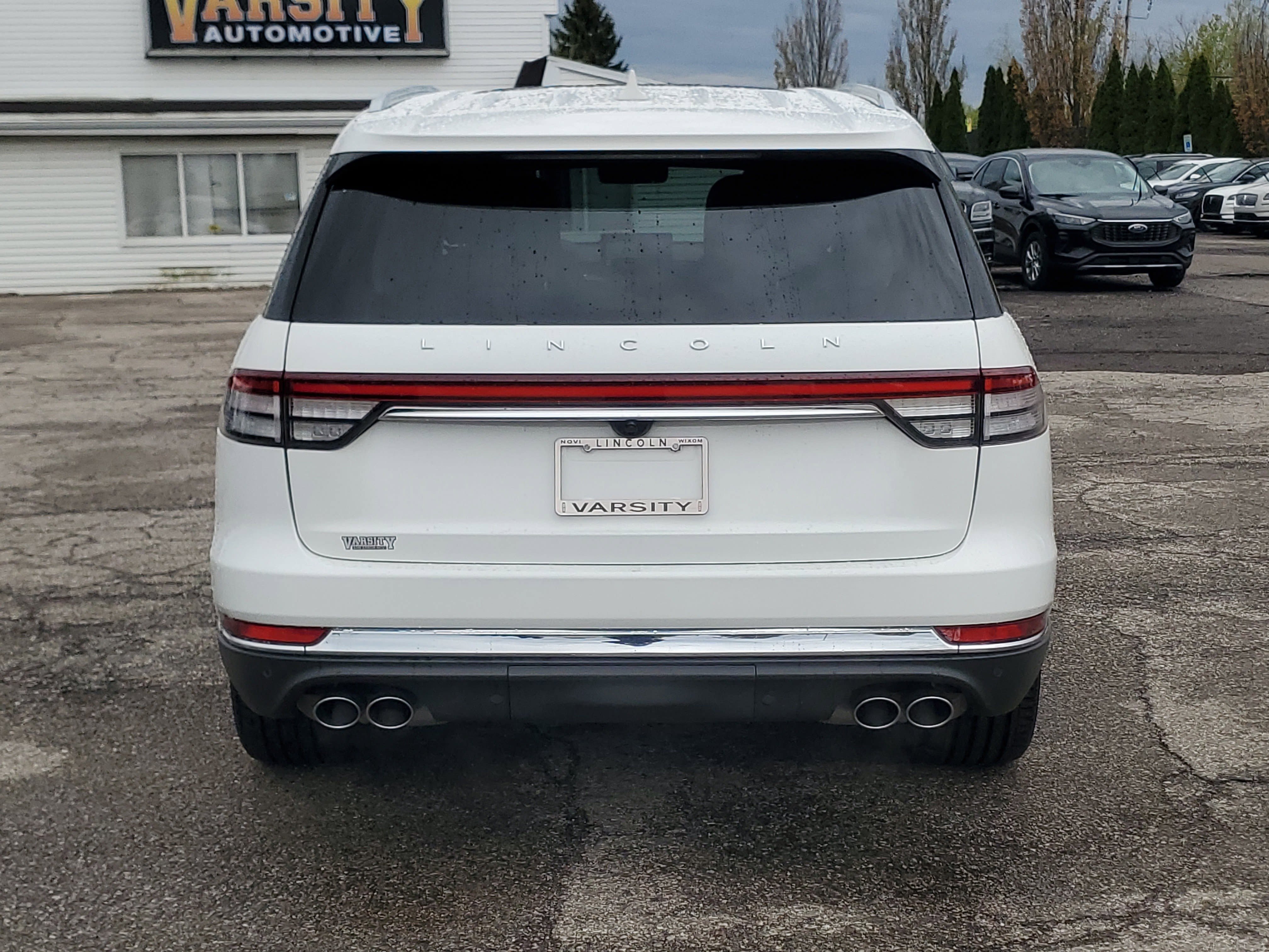 Used 2023 Lincoln Aviator Reserve w/ Equipment Group 201A AWD/4WD image 5