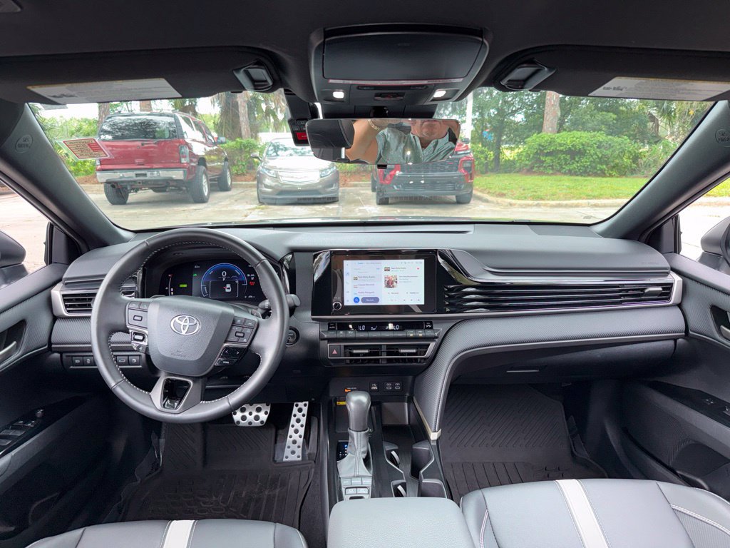 Used 2025 Toyota Camry SE FWD image 14