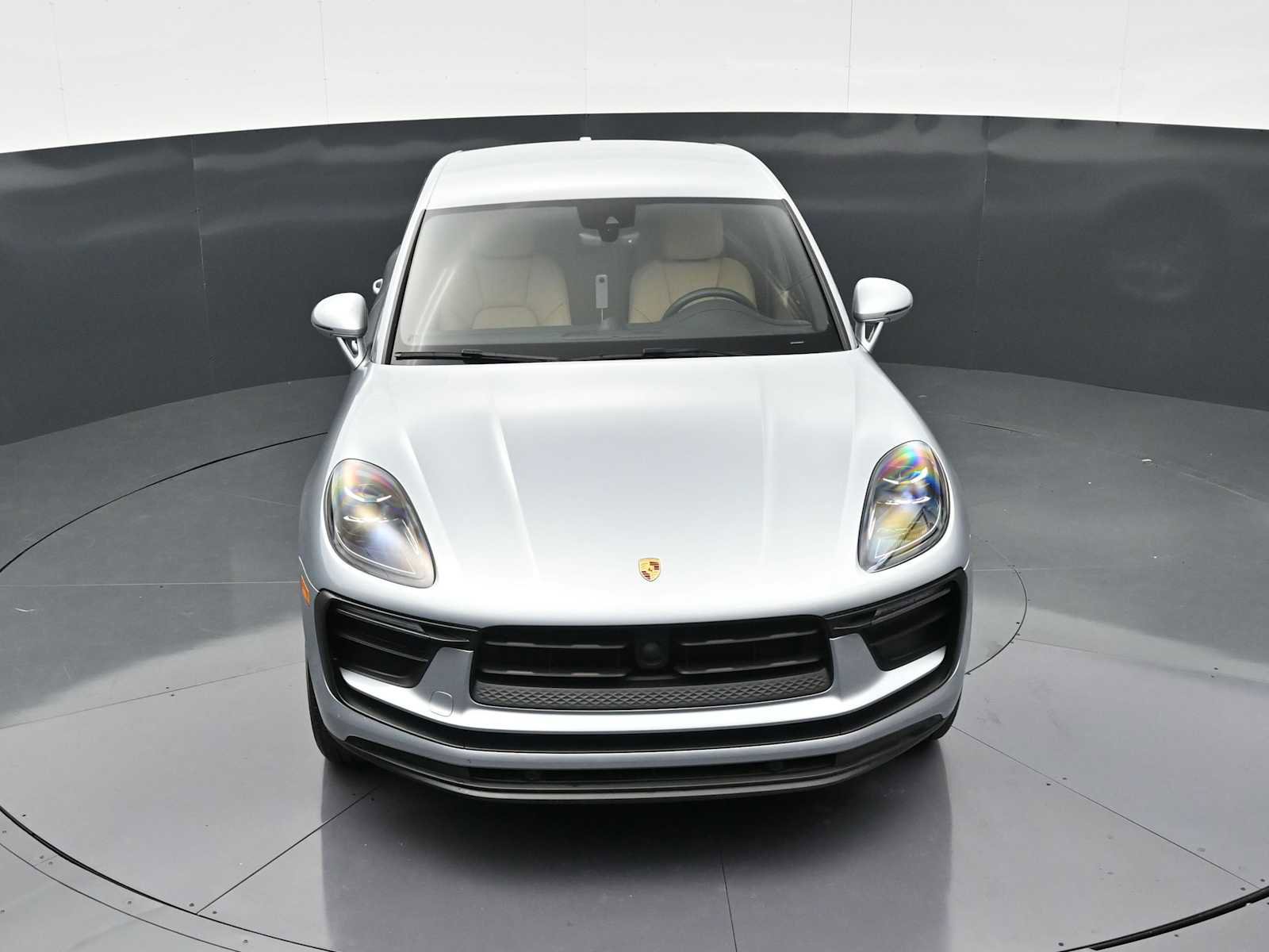 Certified 2025 Porsche Macan AWD/4WD image 34
