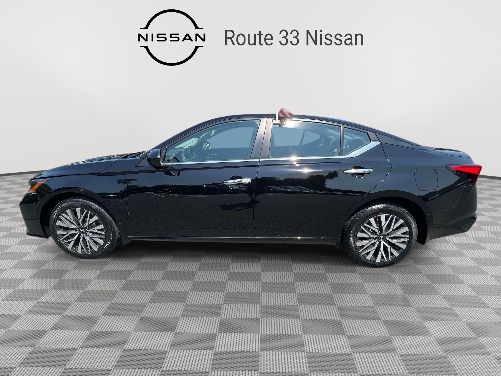 Used 2024 Nissan Altima 2.5 SV FWD image 5