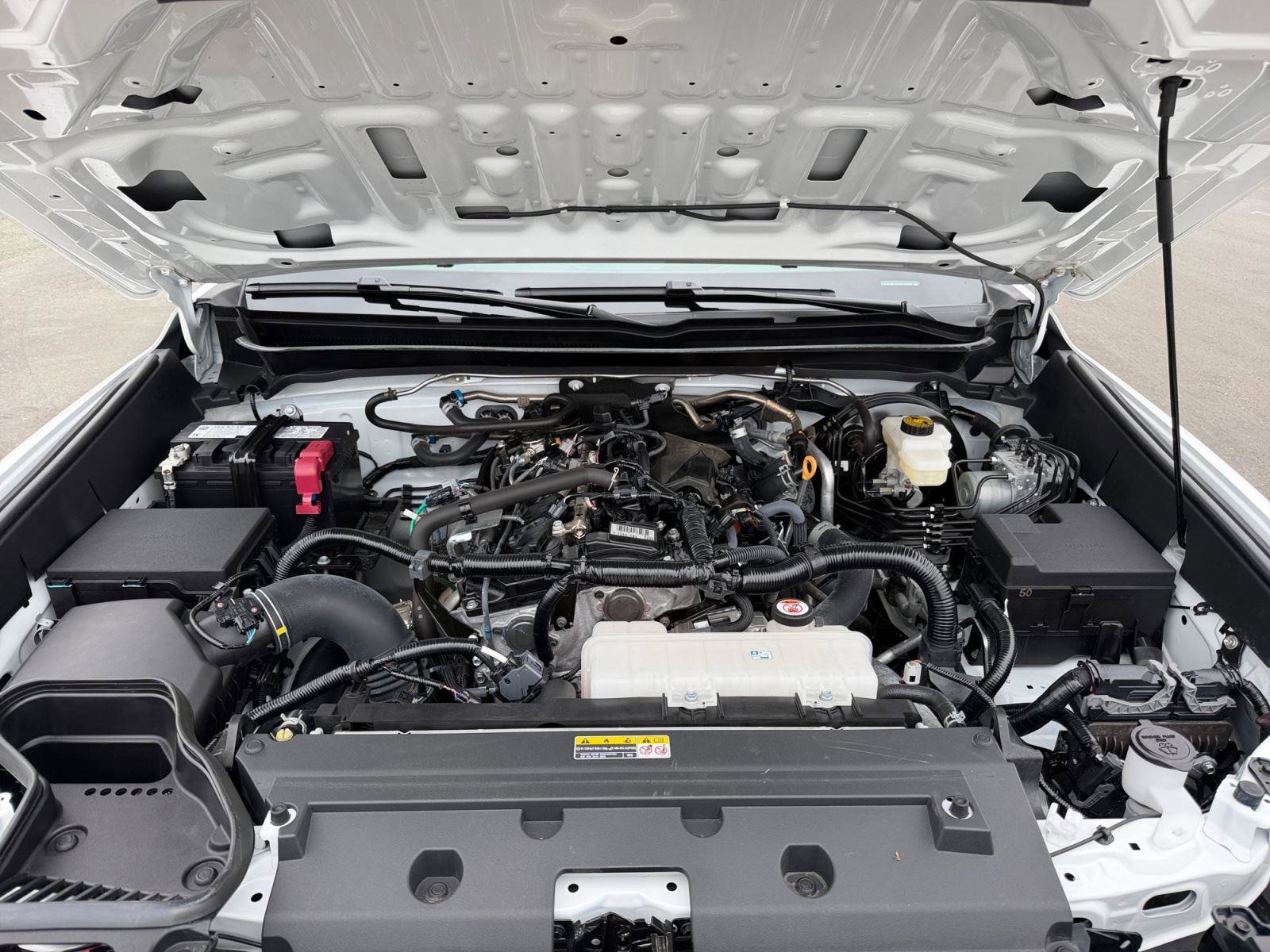 Used 2025 Toyota Tacoma SR5 AWD/4WD image 24