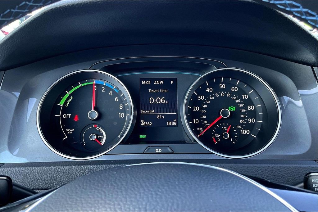 Used 2015 Volkswagen e-Golf SEL Premium FWD image 11