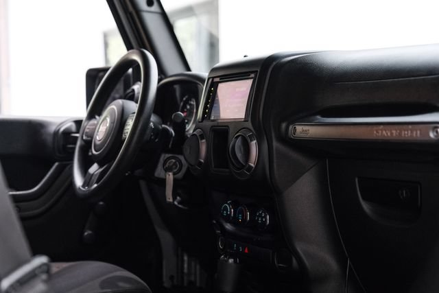 Used 2015 Jeep Wrangler Unlimited Sport AWD/4WD image 56