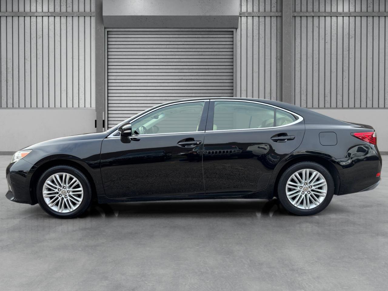 Used 2014 Lexus ES 350 w/ Luxury Package image 32
