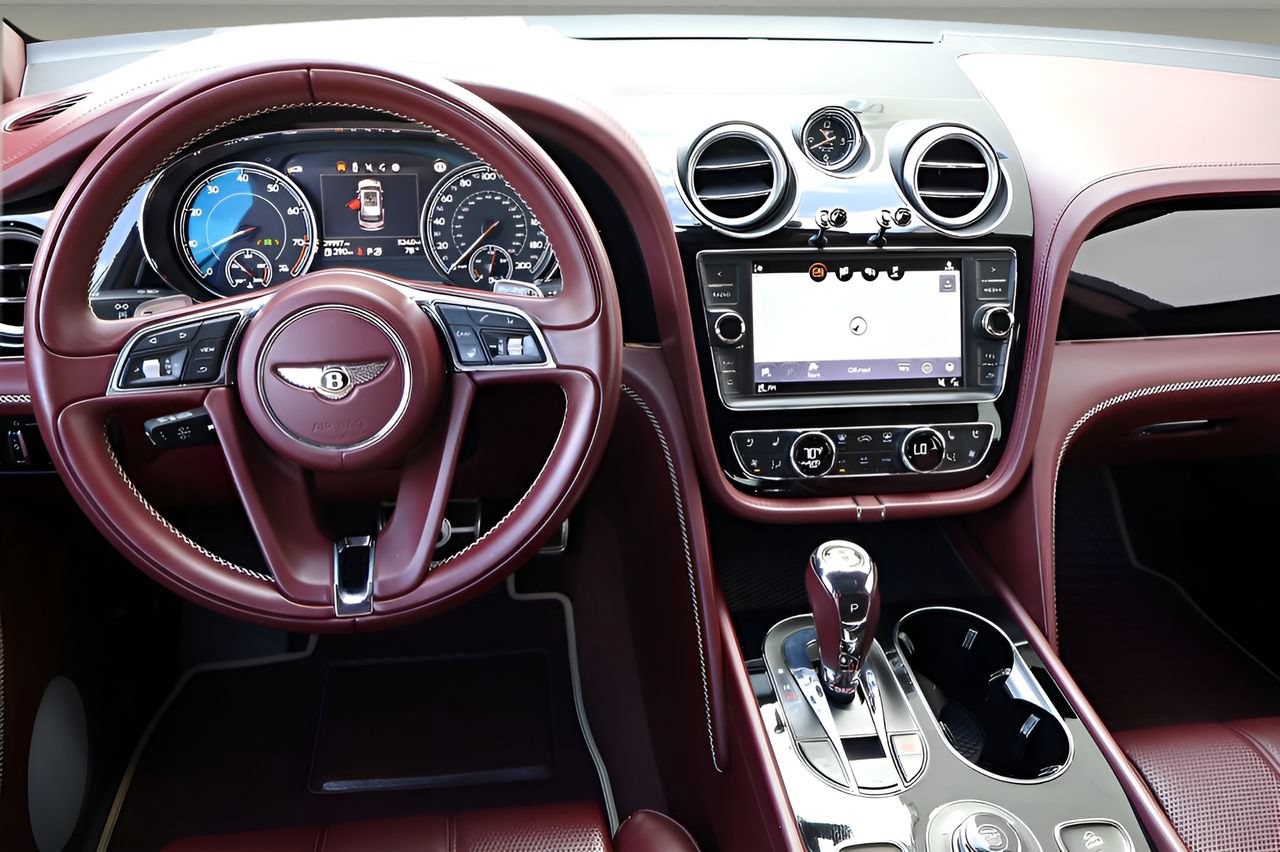 Used 2020 Bentley Bentayga AWD/4WD image 16
