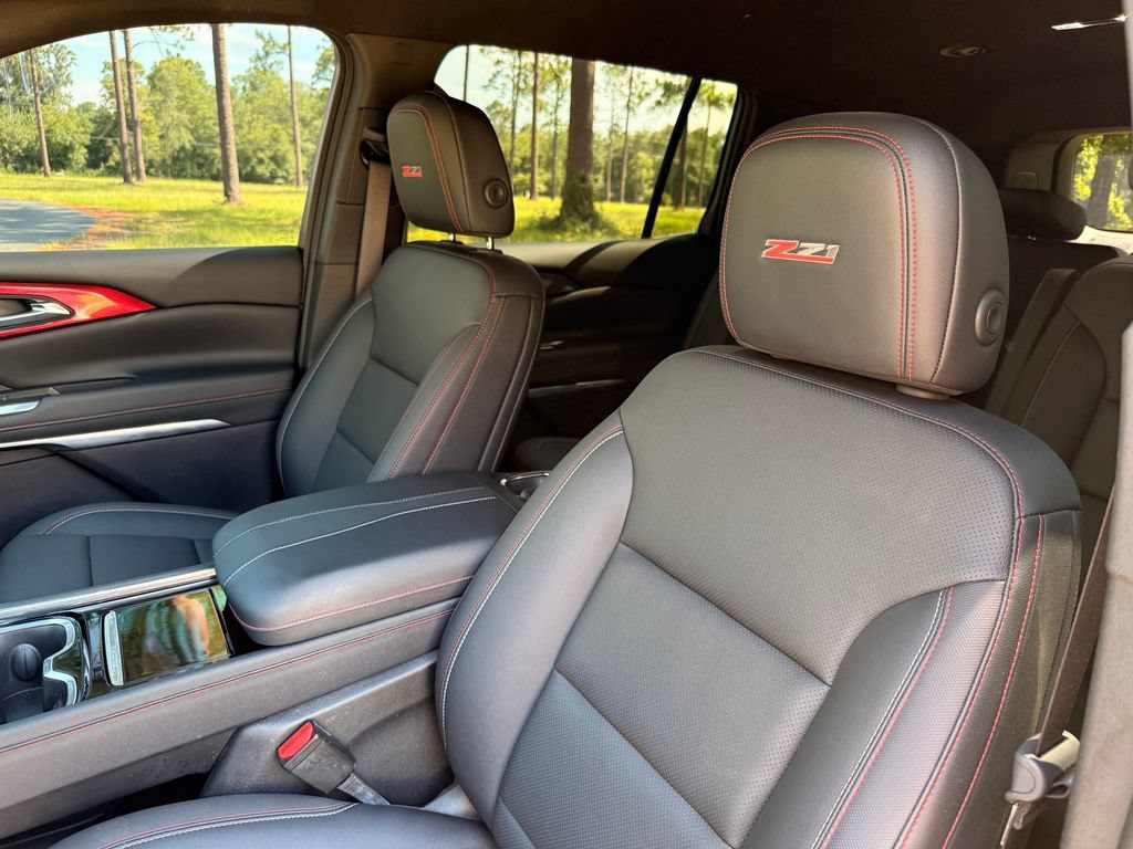 Used 2024 Chevrolet Traverse Z71 w/ LPO, Floor Liner Package AWD/4WD image 12