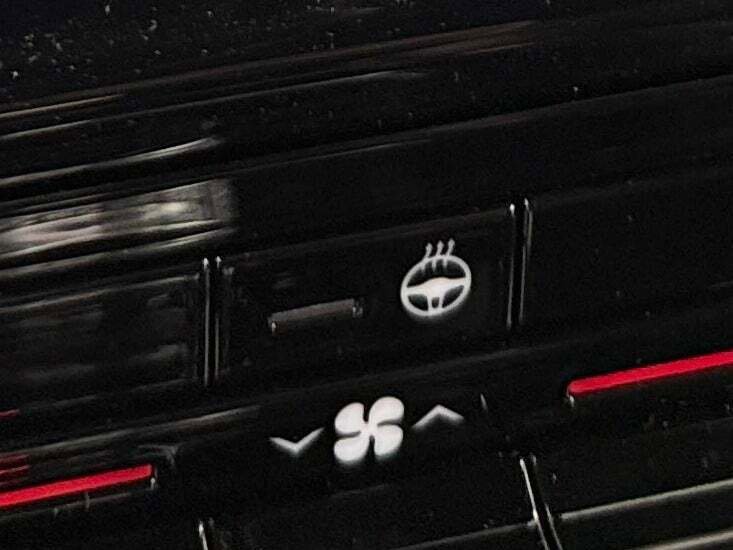 New 2025 Jeep Grand Cherokee Altitude image 31