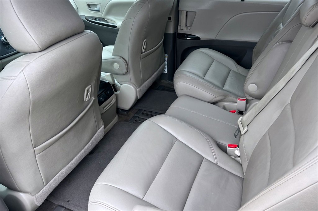 Certified 2017 Toyota Sienna Limited image 14