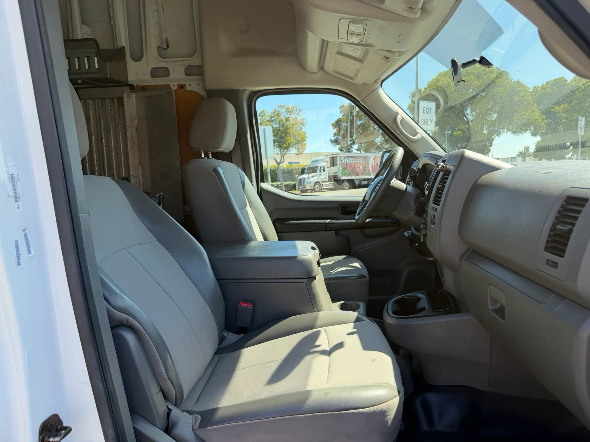 Used 2016 Nissan NV 3500 SV w/ Technology Package RWD image 14