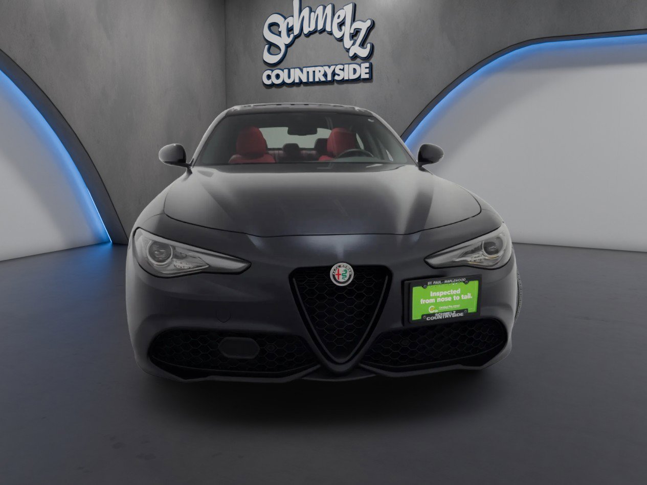 Certified 2022 Alfa Romeo Giulia Veloce image 2