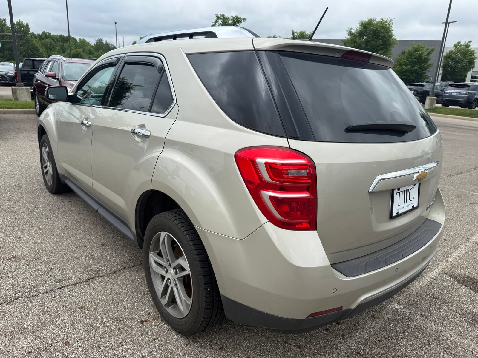 Used 2016 Chevrolet Equinox LTZ w/ Enhanced Convenience Package FWD image 7