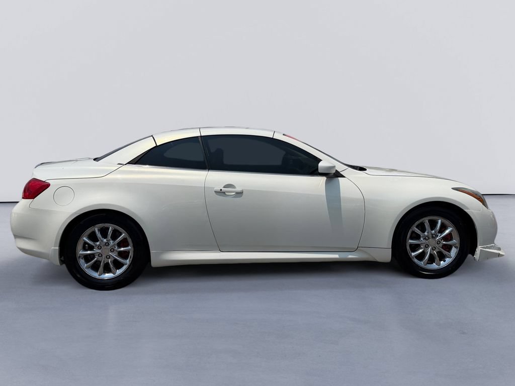 Used 2011 INFINITI G37 Convertible w/ Premium Pkg RWD image 3