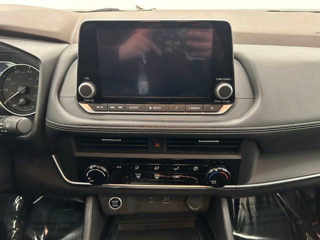 Used 2023 Nissan Rogue S image 25