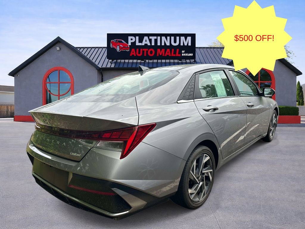 Used 2025 Hyundai Elantra Limited FWD image 2