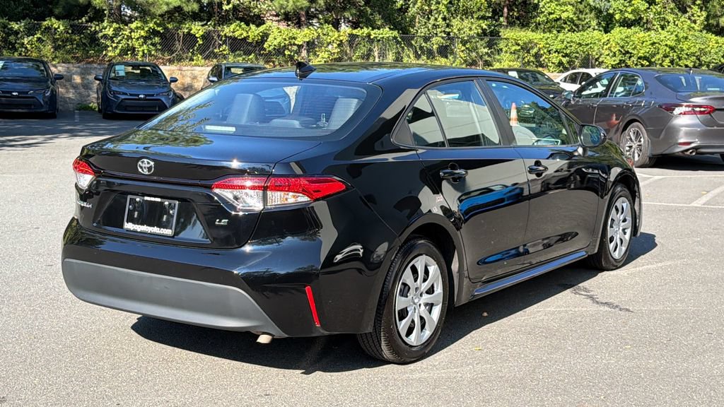 Used 2026 Toyota Corolla LE FWD image 4