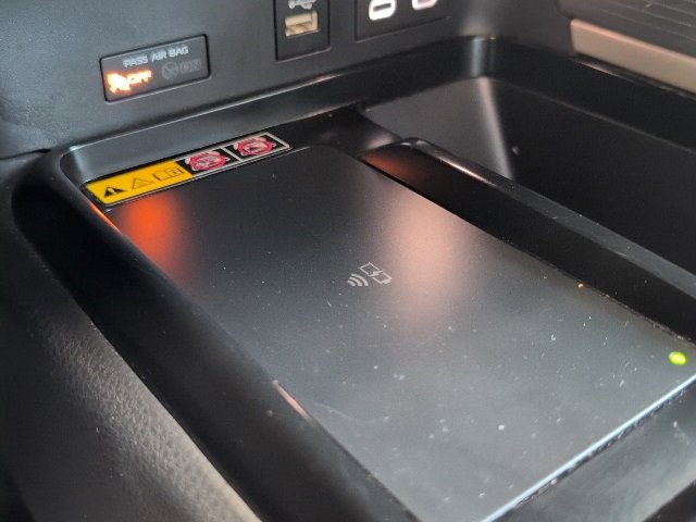 Used 2025 Toyota Camry SE image 28