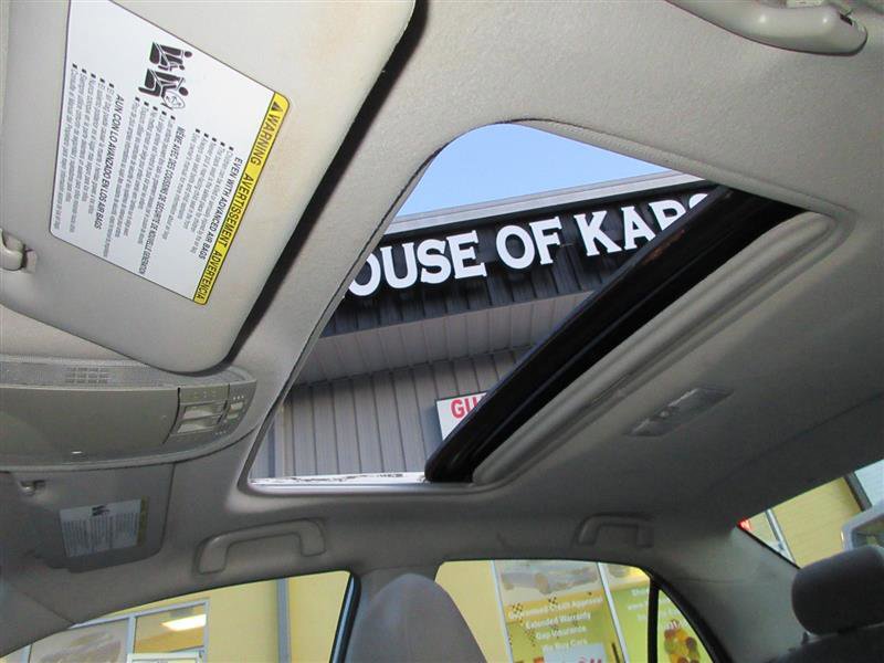 Used 2013 Toyota Corolla LE image 18