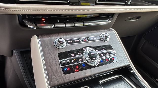 Used 2022 Lincoln Aviator Reserve w/ Equipment Group 201A image 31